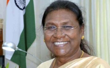 Probationers of Indian Railways call on the President