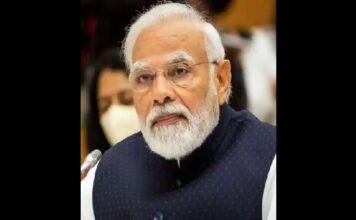 PM Modi meets officials who contributed to G20 Summit success