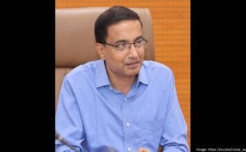 IAS officer punishes staff for delaying work of elderly person