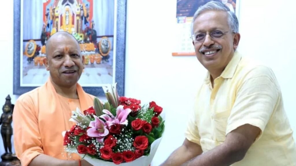 IAS SP Goyal with Yogi Adityanath