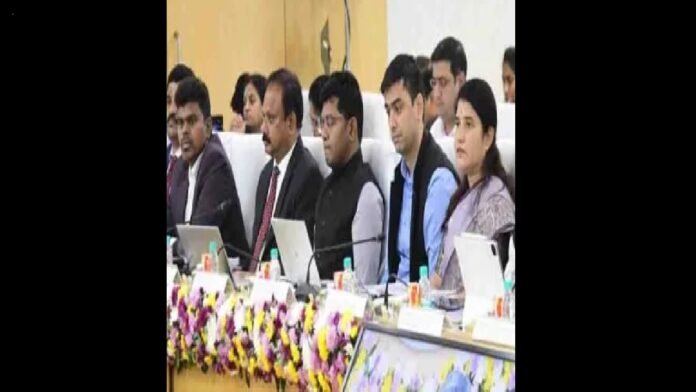 Political affiliations of AP bureaucrats