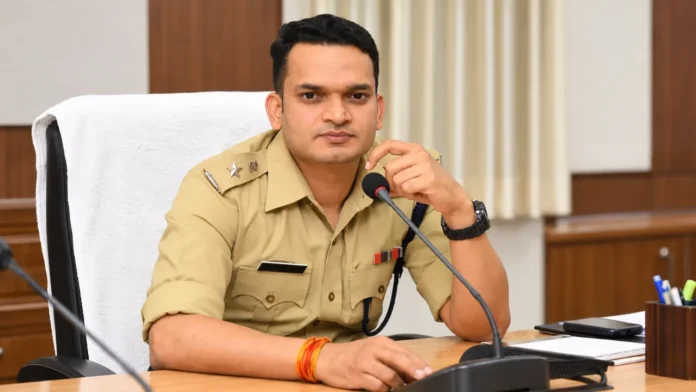 Gaurav Tiwari IPS Gaurav Tiwari IPS Profile: Batch, Cadre & Current Posting